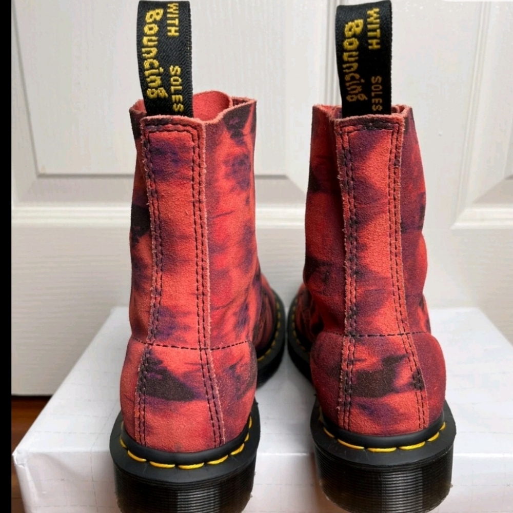 NWT Dr. Marten Tie Dye Boots Womens Size 8. MAKE OFFER!! - Picture 4 of 6